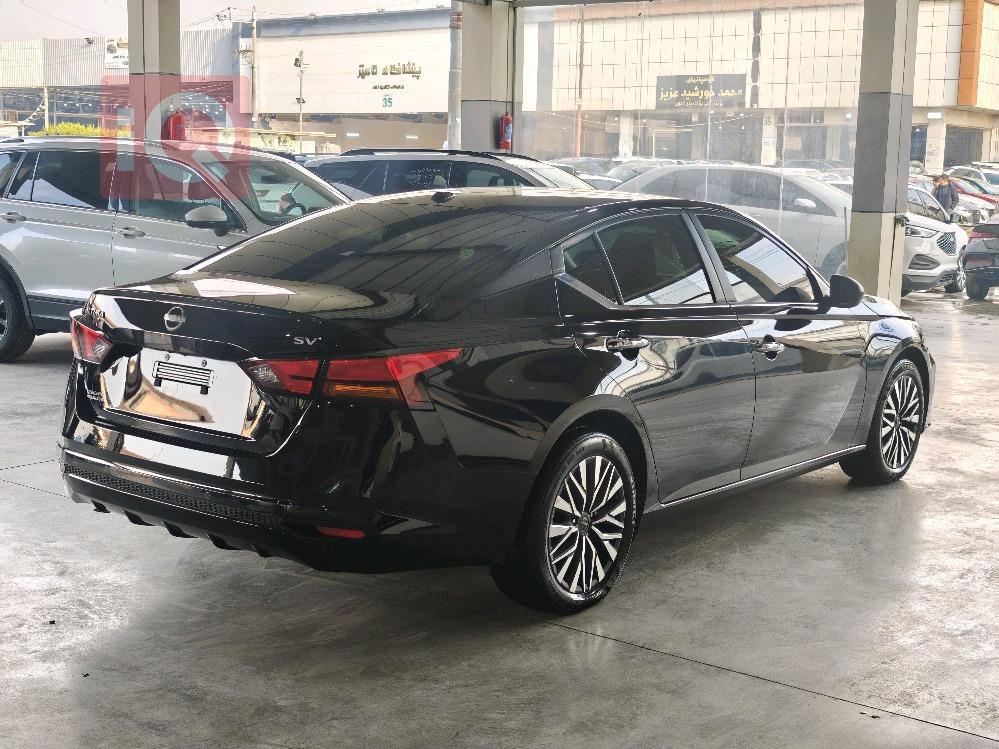 نيسان ألتيما